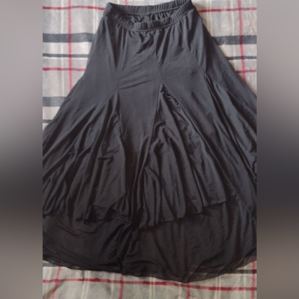 womens long airy skirt black size medium